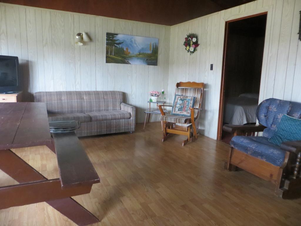 Maciver'S Motel And Camp Blind River Phòng bức ảnh