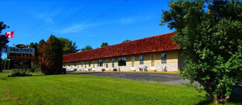 Maciver'S Motel And Camp Blind River Ngoại thất bức ảnh